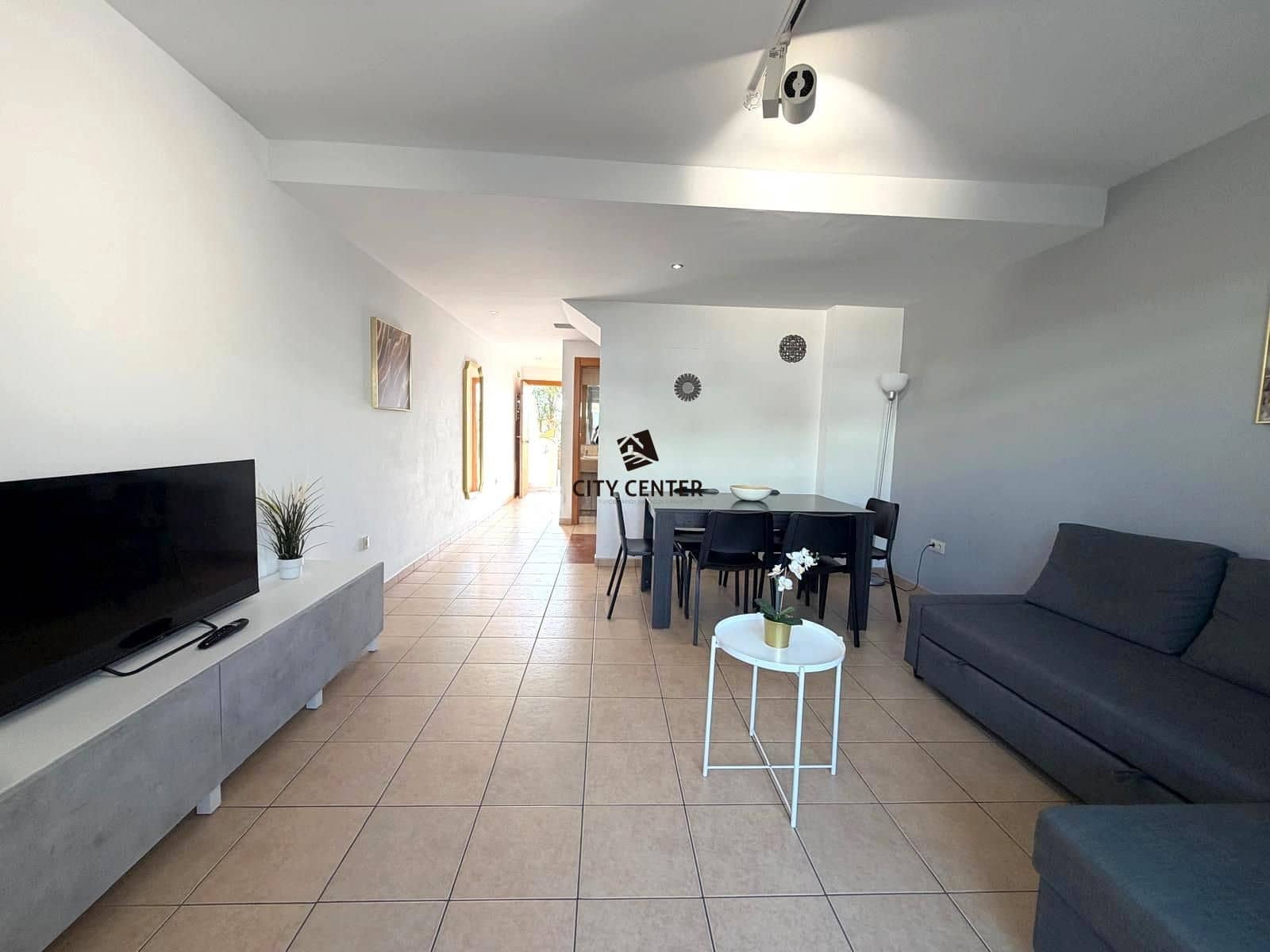 3 sypialnia Dom na sprzedaż w Adeje z basenem garażem - 460 000 € (Ref: 9669442)