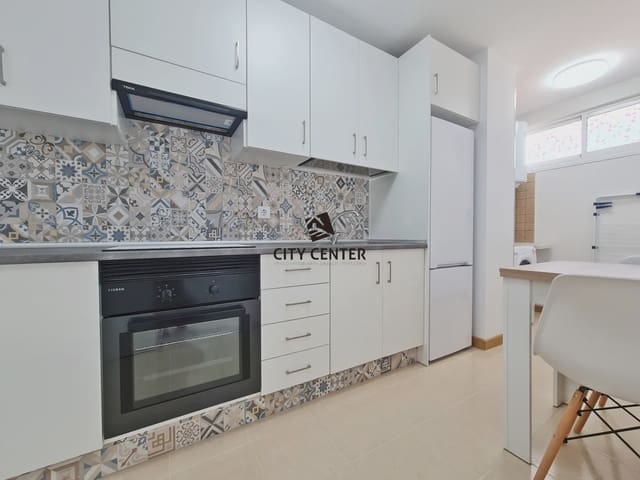 2 sypialnia Mieszkanie na sprzedaż w Cabo Blanco, Arona z basenem garażem - 247 000 € (Ref: 9715768)