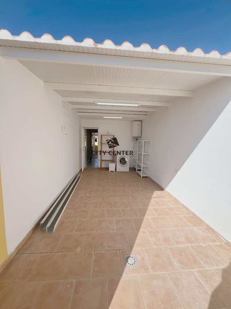 3 bedroom Terraced Villa for sale in Arona with garage - € 290,000 (Ref: 9716391)