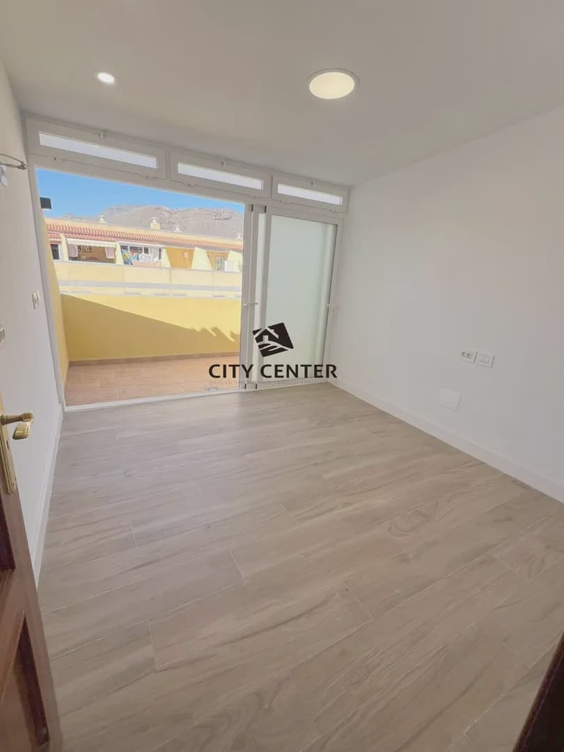 3 bedroom Terraced Villa for sale in Arona with garage - € 290,000 (Ref: 9716391)