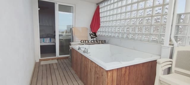 Chalet de 5 habitaciones en Arona en venta con garaje - 580.000 € (Ref: 9716393)