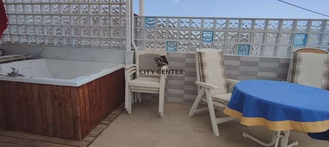 Chalet de 5 habitaciones en Arona en venta con garaje - 580.000 € (Ref: 9716393)