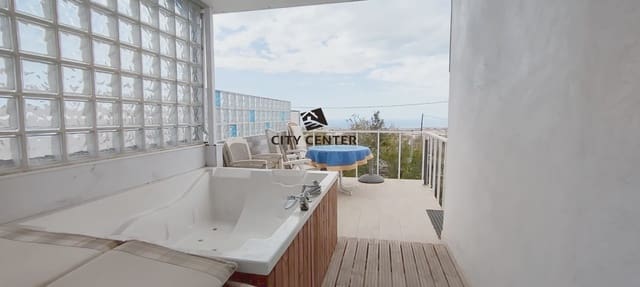 Chalet de 5 habitaciones en Arona en venta con garaje - 580.000 € (Ref: 9716393)