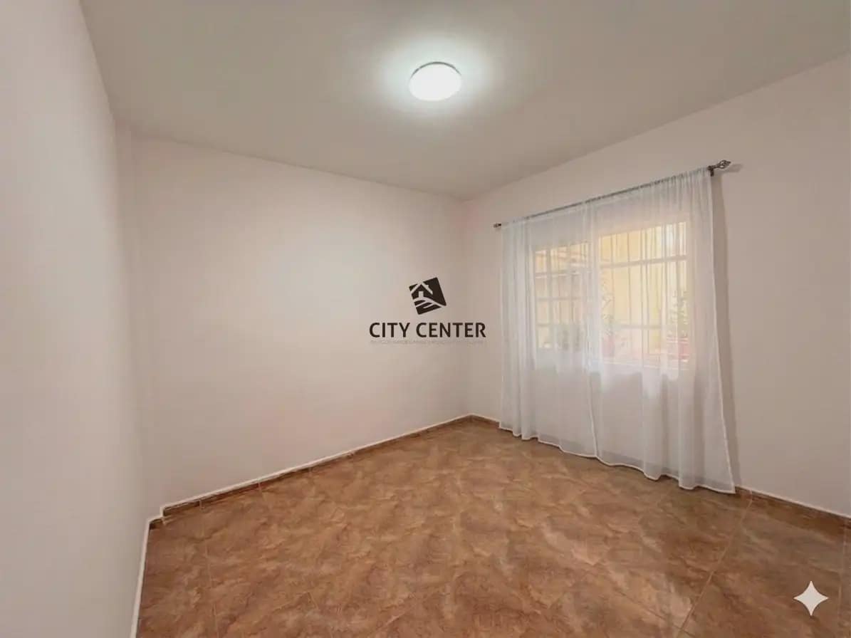 2 bedroom Flat for sale in Granadilla de Abona with garage - € 185,000 (Ref: 9761452)