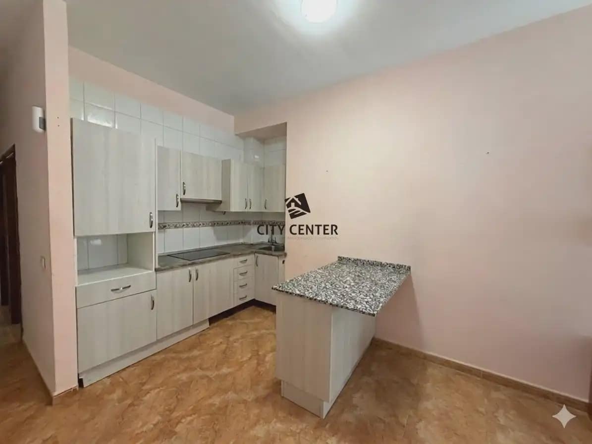 2 bedroom Flat for sale in Granadilla de Abona with garage - € 185,000 (Ref: 9761452)