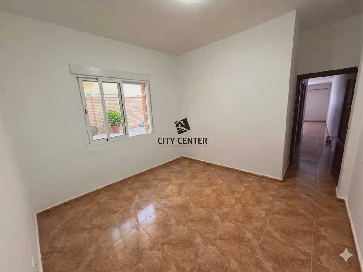 2 bedroom Flat for sale in Granadilla de Abona with garage - € 185,000 (Ref: 9761452)