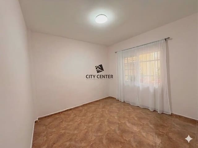 2 bedroom Flat for sale in Granadilla de Abona with garage - € 185,000 (Ref: 9761452)