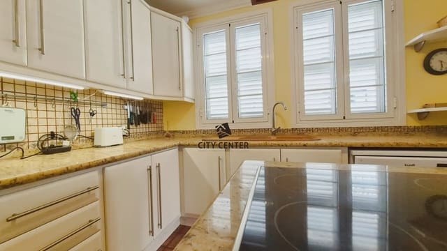 3 soveværelse Byhus til salg i Arico med garage - € 375.000 (Ref: 9761531)