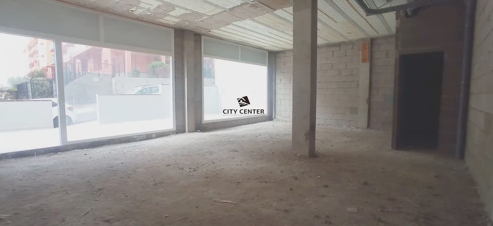 Kommersiell till salu i Arona - 150 000 € (Ref: 9802900)