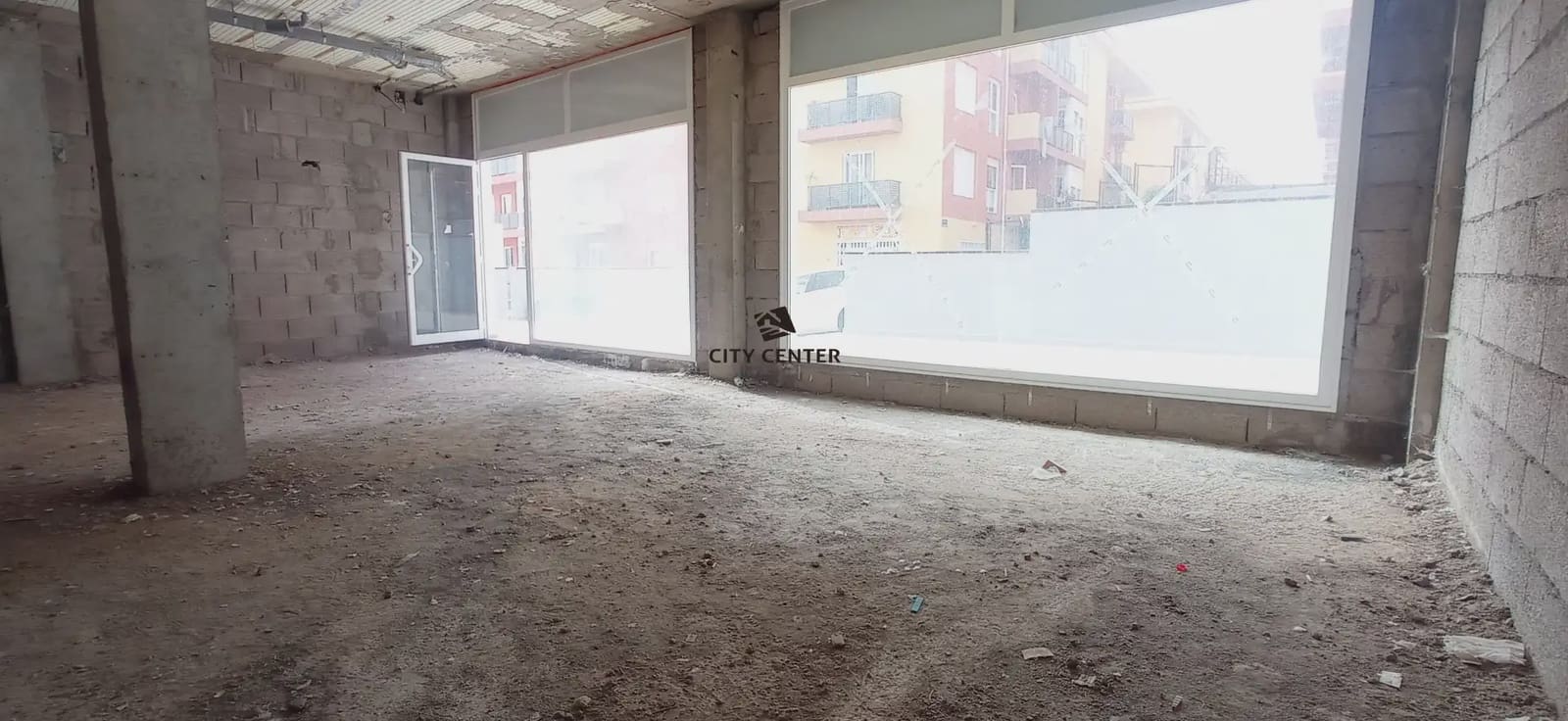 Kommersiell till salu i Arona - 150 000 € (Ref: 9802900)