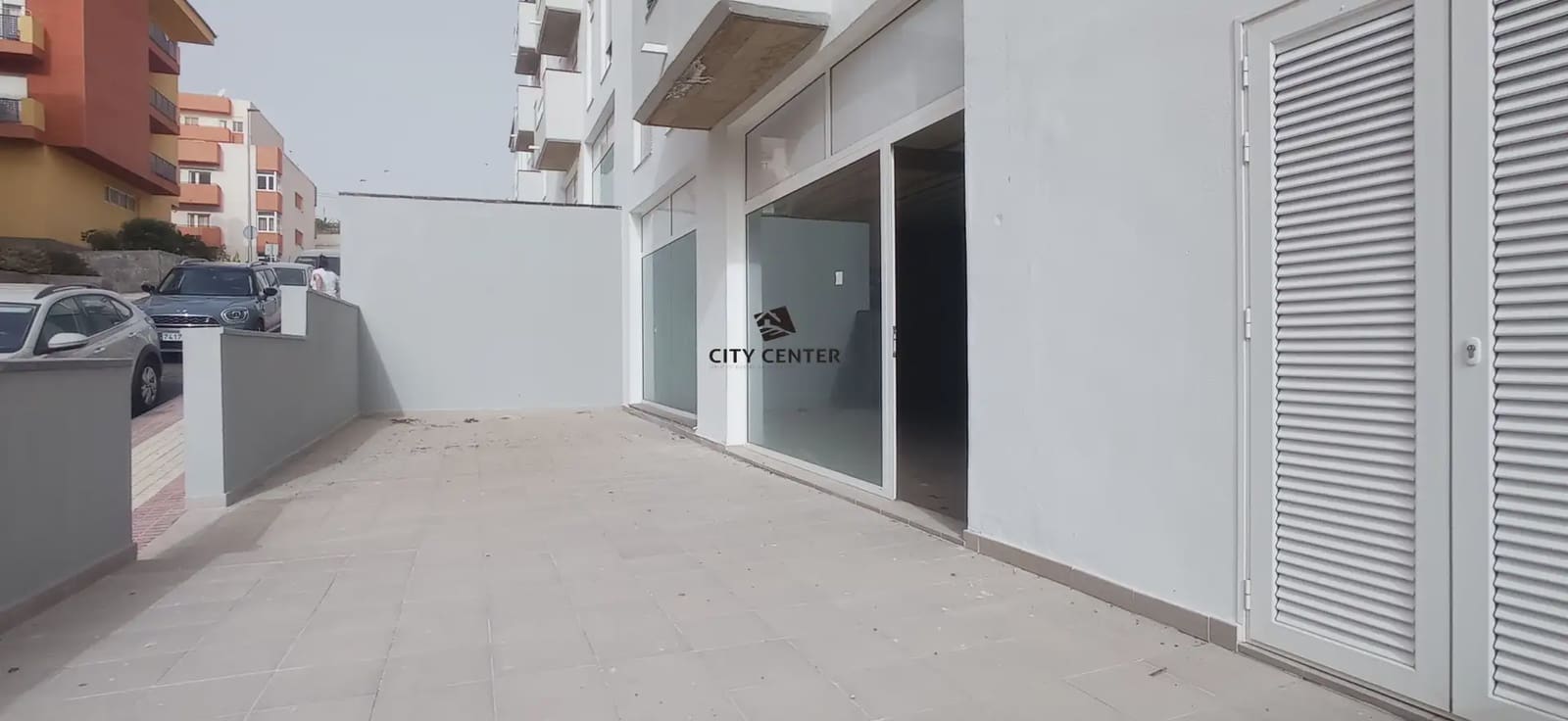 Kommersiell till salu i Arona - 150 000 € (Ref: 9802900)