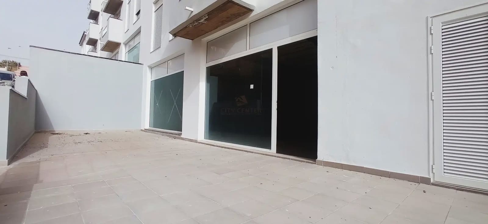 Kommersiell till salu i Arona - 150 000 € (Ref: 9802900)