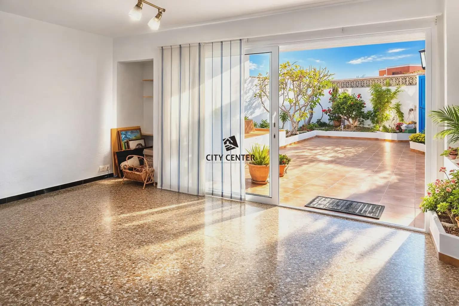 3 makuuhuone Omakotitalo myytävänä paikassa Granadilla de Abona - 350 000 € (Ref: 9848164)