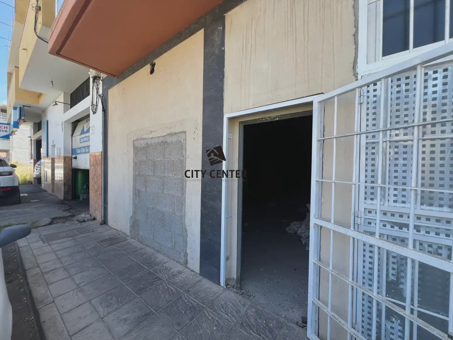 Local Comercial en Arona en venta - 70.000 € (Ref: 9848390)