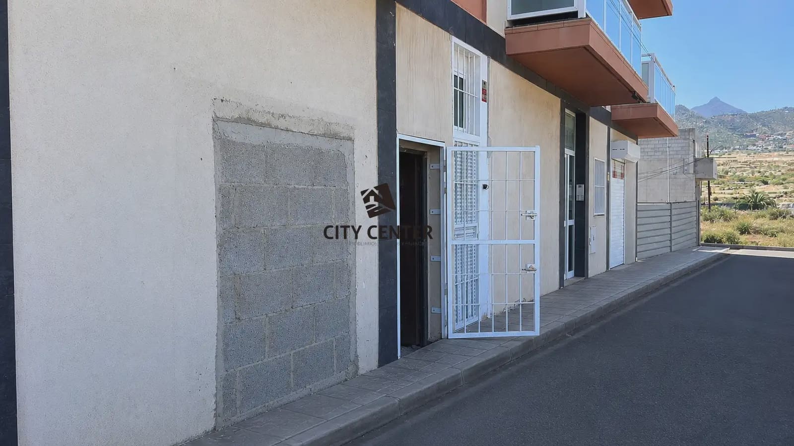 Local Comercial en Arona en venta - 70.000 € (Ref: 9848390)