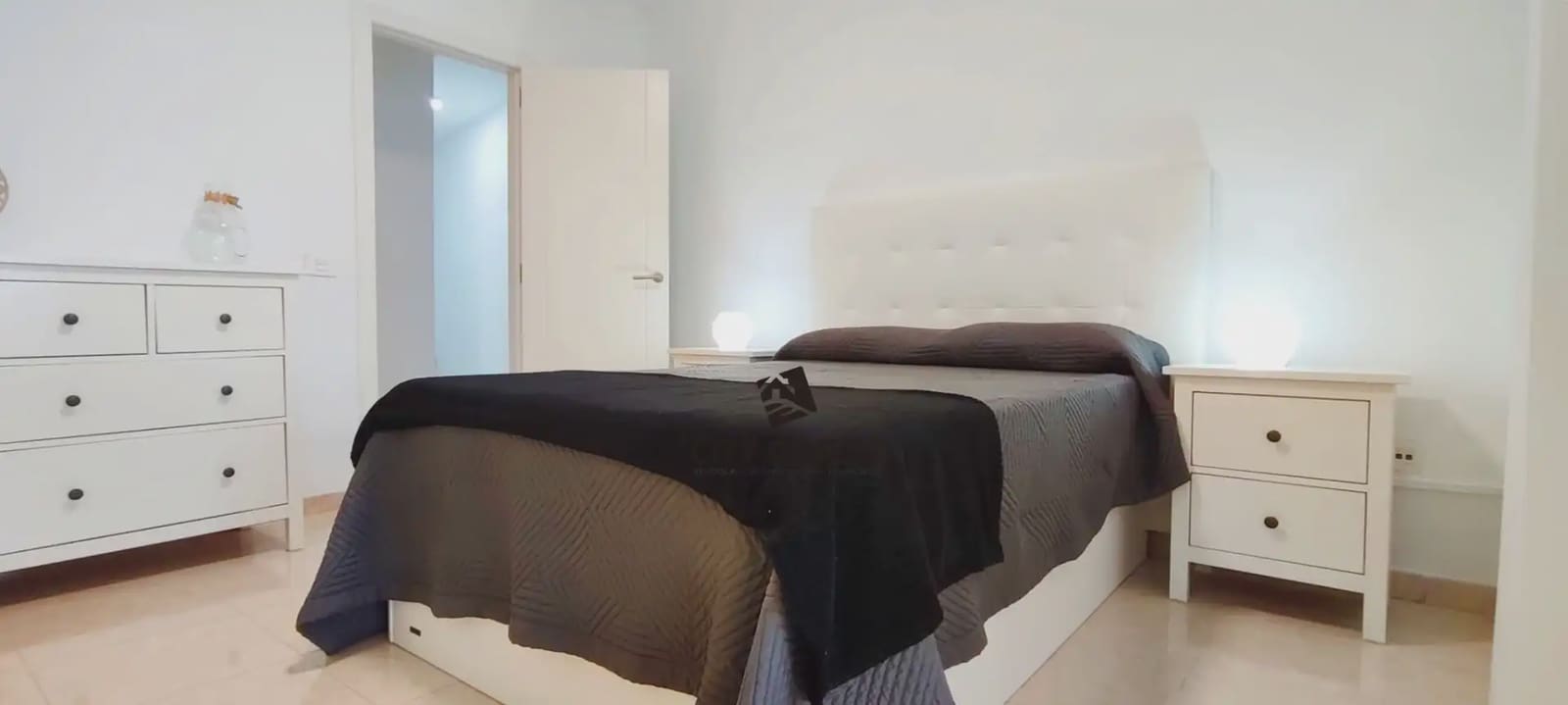 2 bedroom Flat for sale in Arona with garage - € 240,000 (Ref: 9867906)