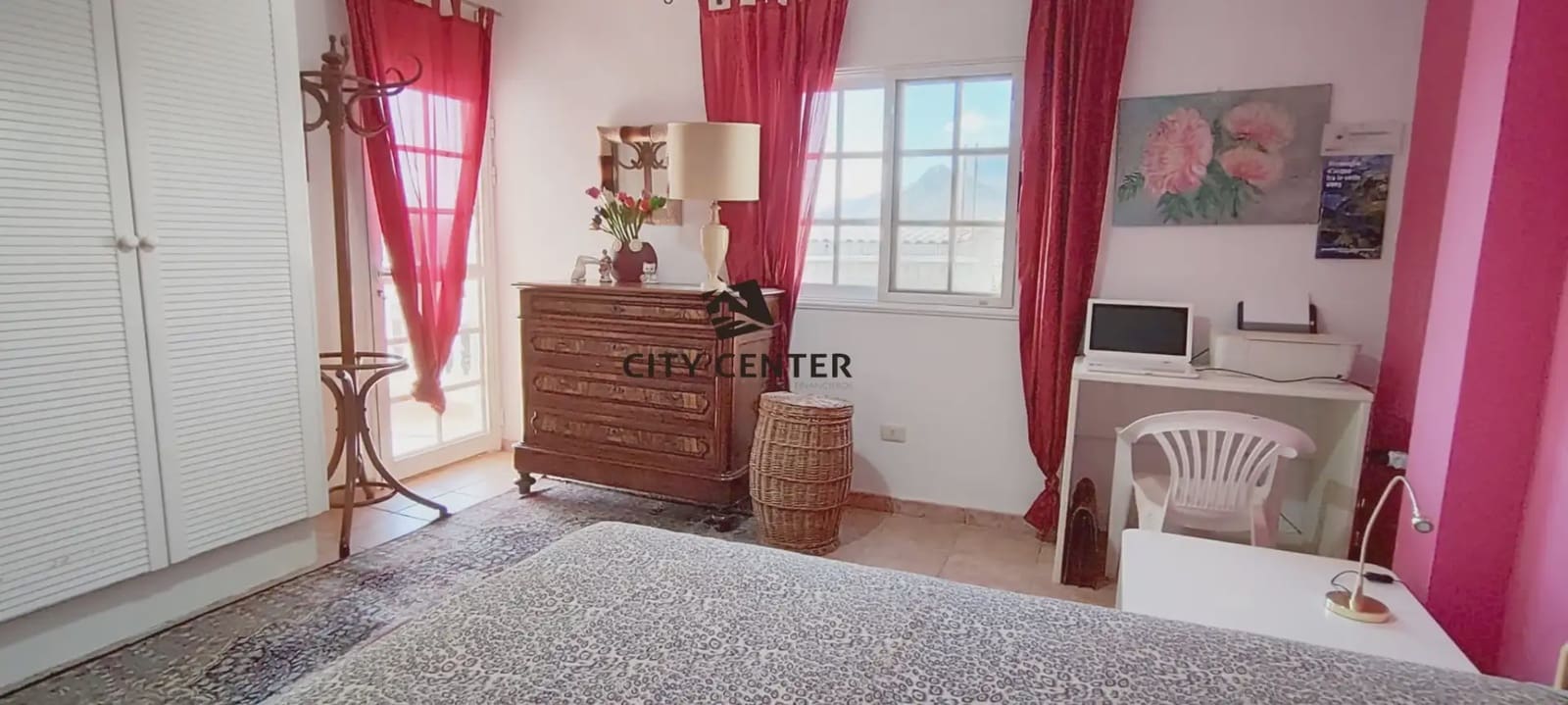4 bedroom Villa for sale in Arona with garage - € 435,000 (Ref: 9923061)