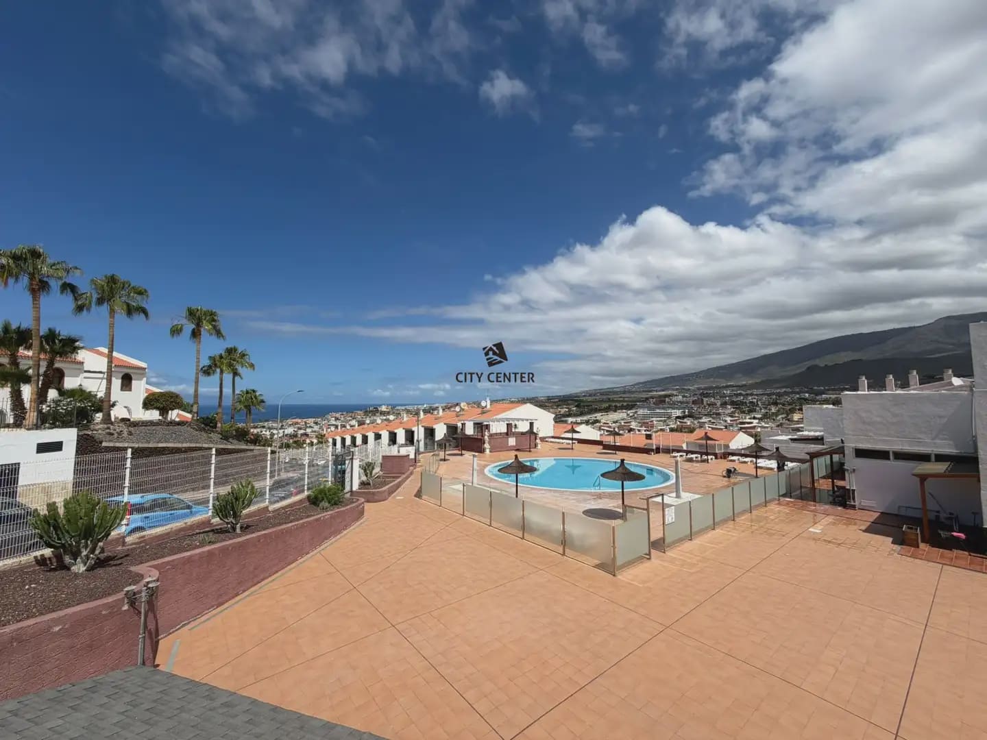 2 Zimmer Penthouse zu verkaufen in Adeje mit Pool - 315.000 € (Ref: 9923062)