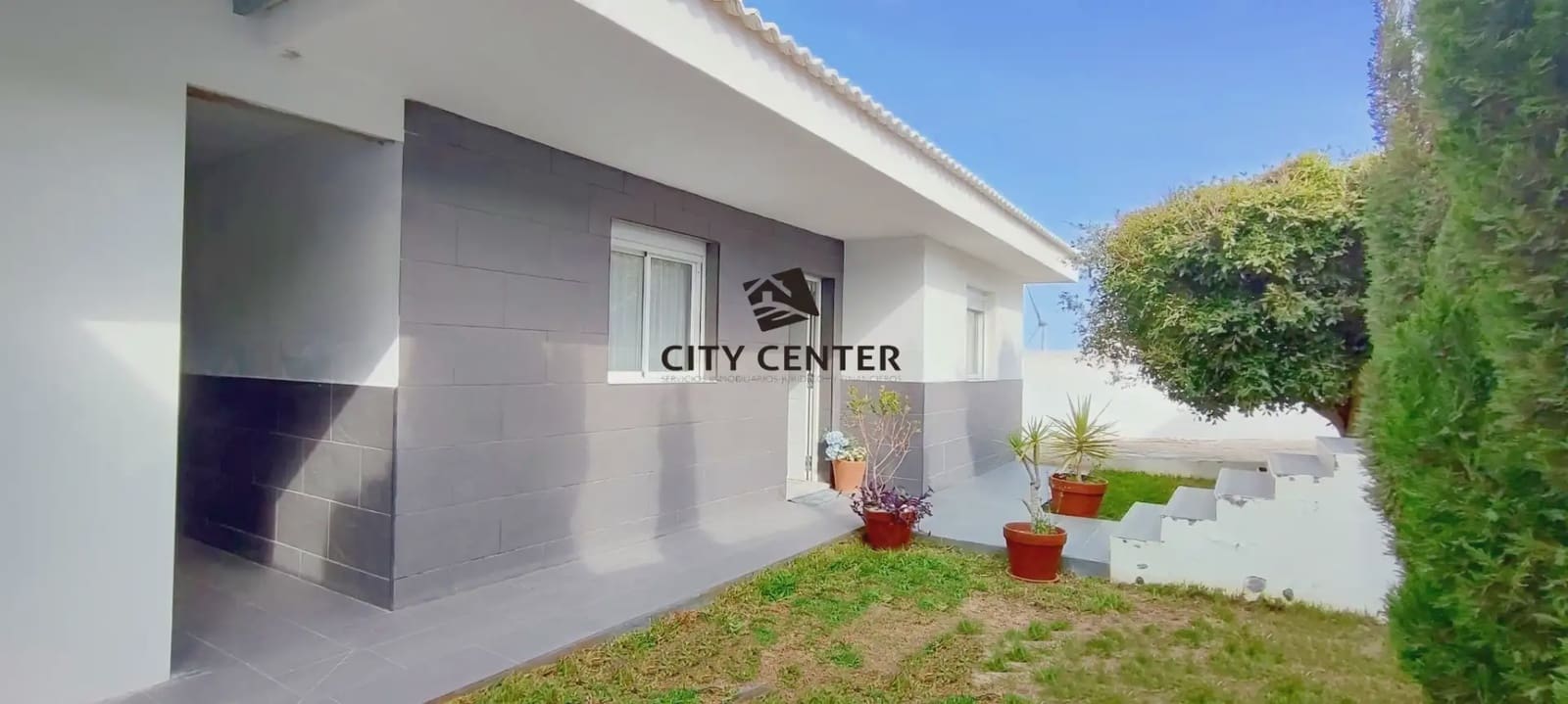 4 bedroom Villa for sale in Arico with garage - € 450,000 (Ref: 9923063)