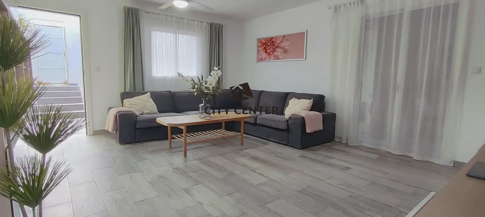 4 bedroom Villa for sale in Arico with garage - € 450,000 (Ref: 9923063)