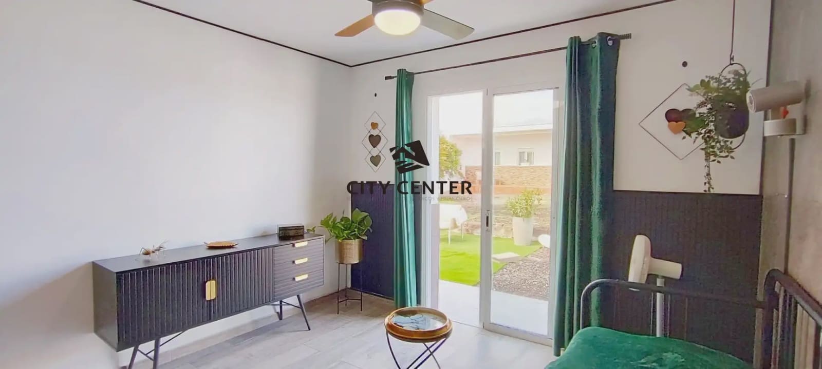 4 bedroom Villa for sale in Arico with garage - € 450,000 (Ref: 9923063)