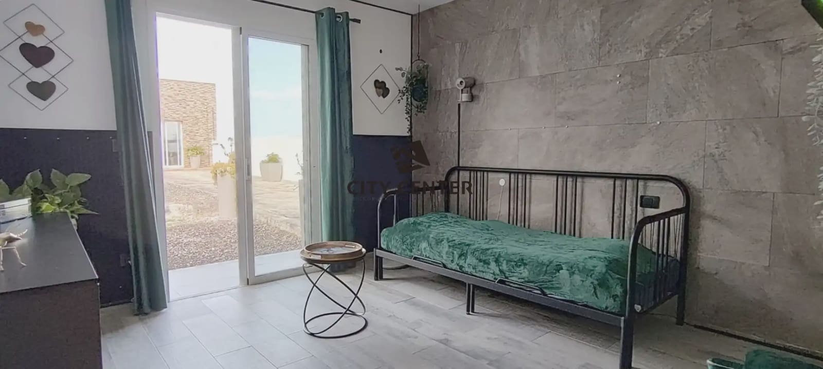 4 bedroom Villa for sale in Arico with garage - € 450,000 (Ref: 9923063)