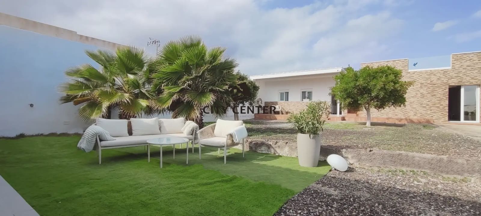 4 bedroom Villa for sale in Arico with garage - € 450,000 (Ref: 9923063)