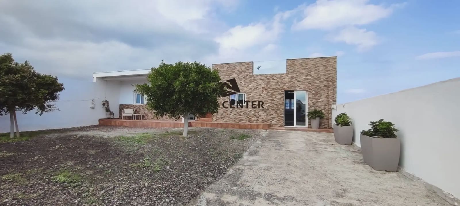 4 bedroom Villa for sale in Arico with garage - € 450,000 (Ref: 9923063)