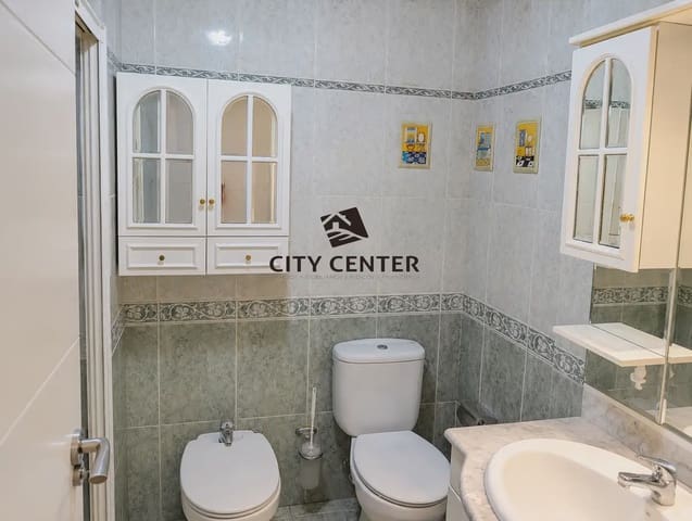 2 soverom Leilighet til salgs i Playa de las Americas, Arona med garasje - € 450 000 (Ref: 9932217)