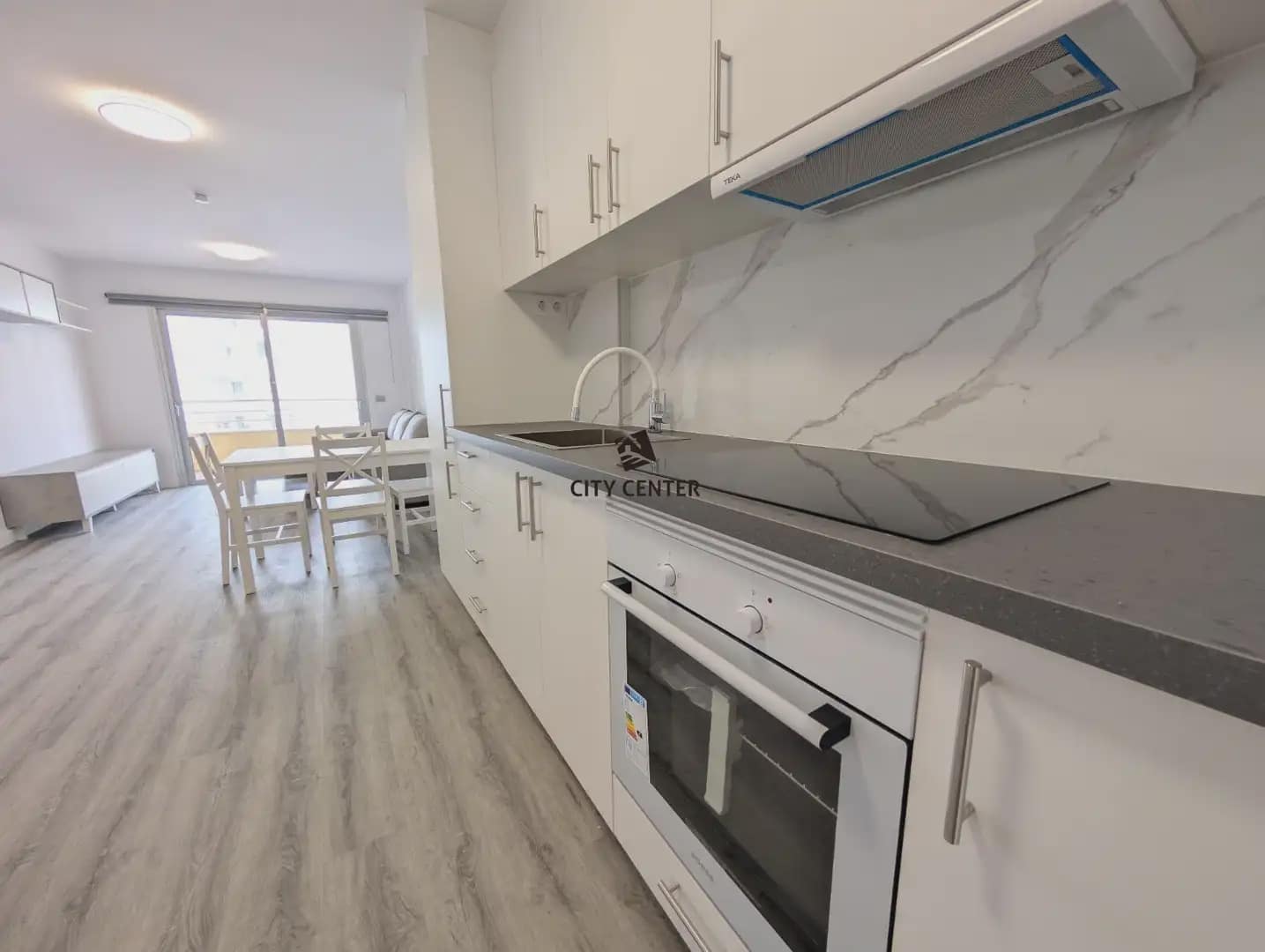 2 soverom Leilighet til salgs i Adeje med svømmebasseng - € 335 000 (Ref: 9983945)