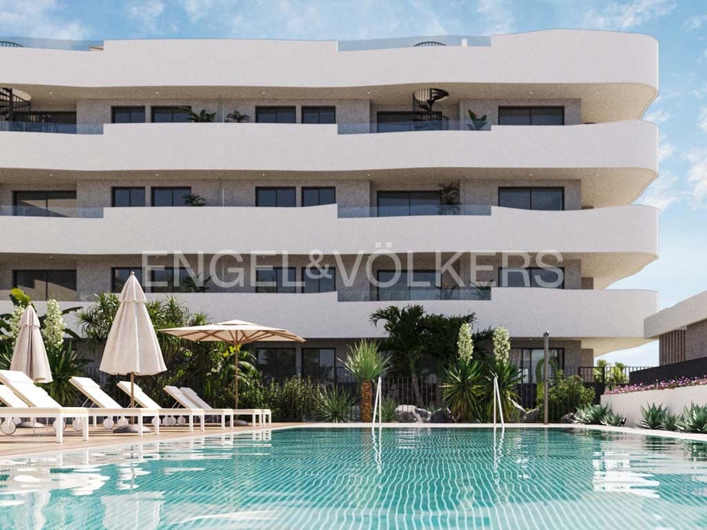 2 sovrum Lägenhet till salu i El Medano med pool garage - 345 000 € (Ref: 10000571)