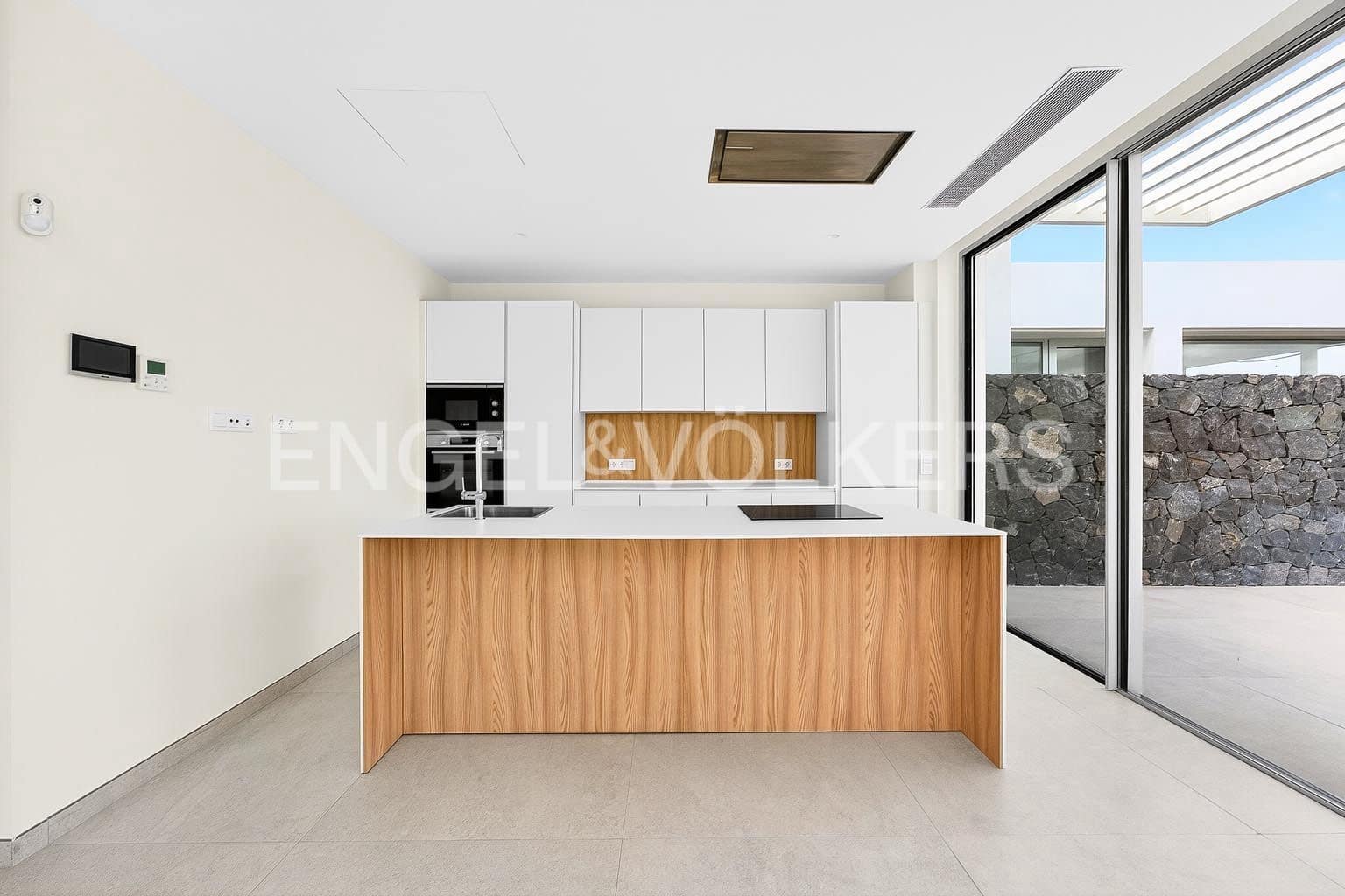4 chambre Villa/Maison à vendre à Costa Adeje avec piscine garage - 1 980 000 € (Ref: 10021719)