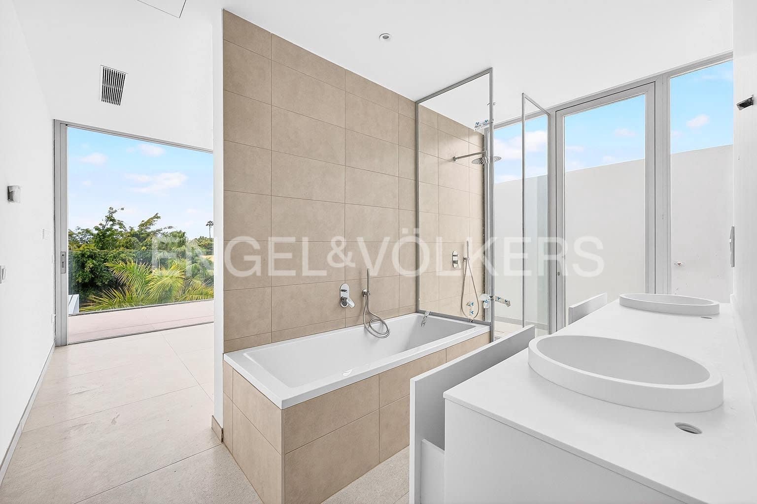 4 chambre Villa/Maison à vendre à Costa Adeje avec piscine garage - 1 980 000 € (Ref: 10021719)