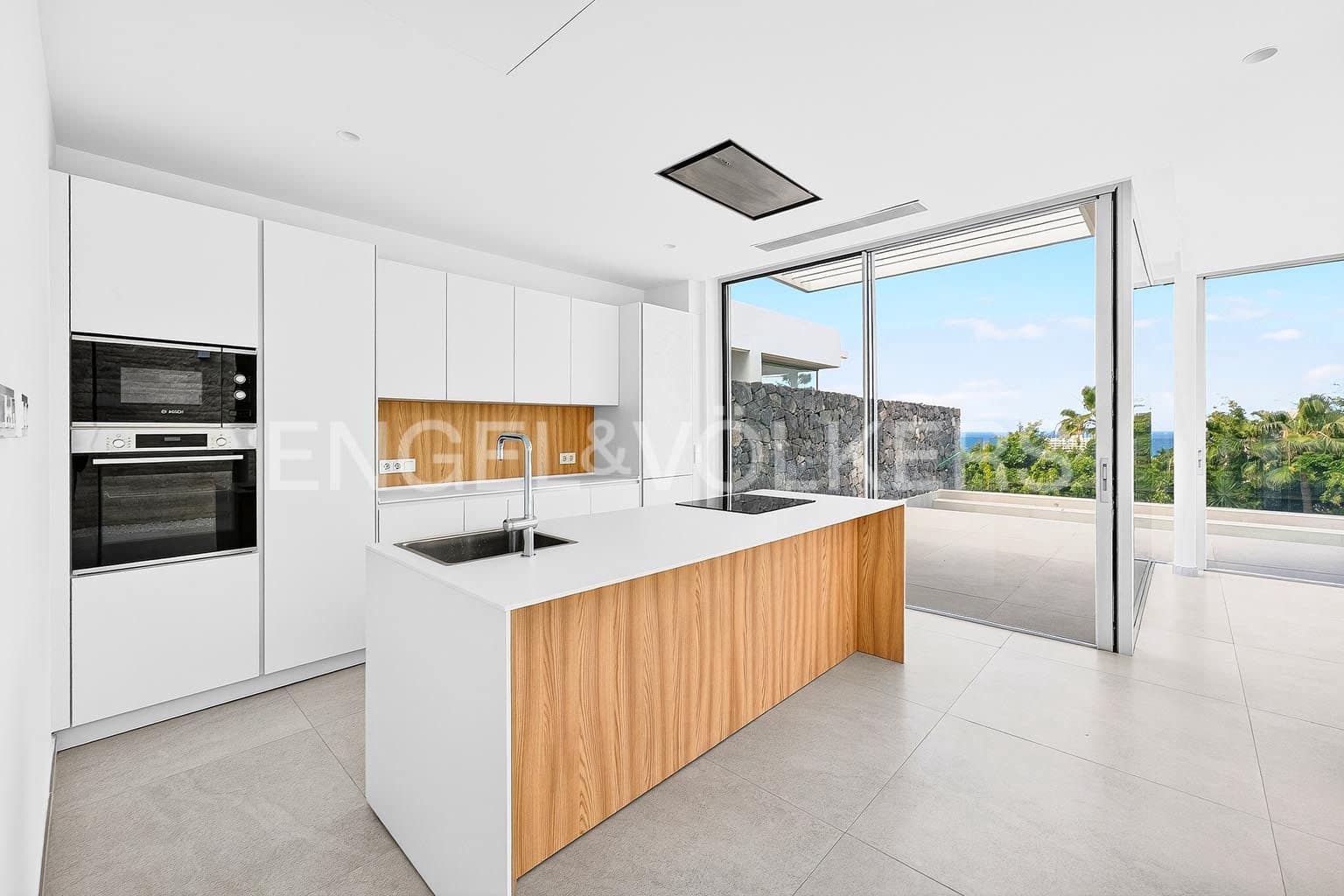 4 chambre Villa/Maison à vendre à Costa Adeje avec piscine garage - 1 980 000 € (Ref: 10021719)