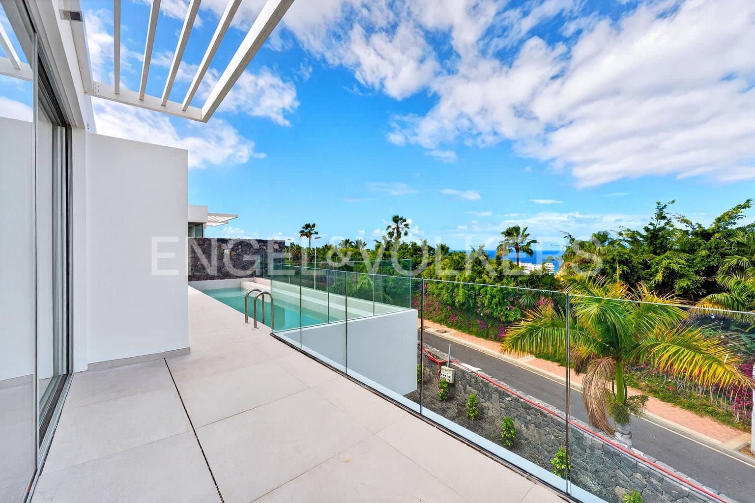 4 chambre Villa/Maison à vendre à Costa Adeje avec piscine garage - 1 980 000 € (Ref: 10021719)