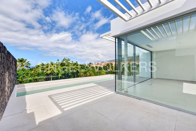 4 chambre Villa/Maison à vendre à Costa Adeje, Adeje avec piscine garage - 1 980 000 € (Ref: 10021719)