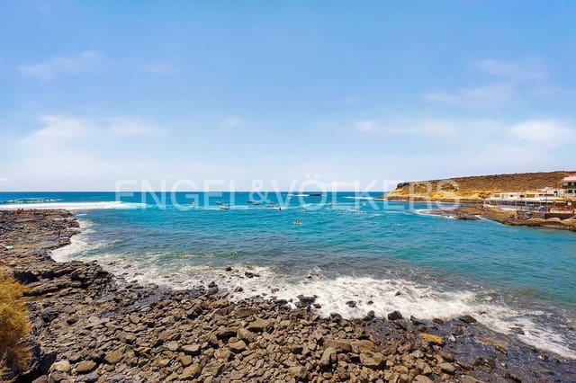 2 sypialnia Willa na sprzedaż w La Caleta, Valverde z garażem - 1 200 000 € (Ref: 10061004)
