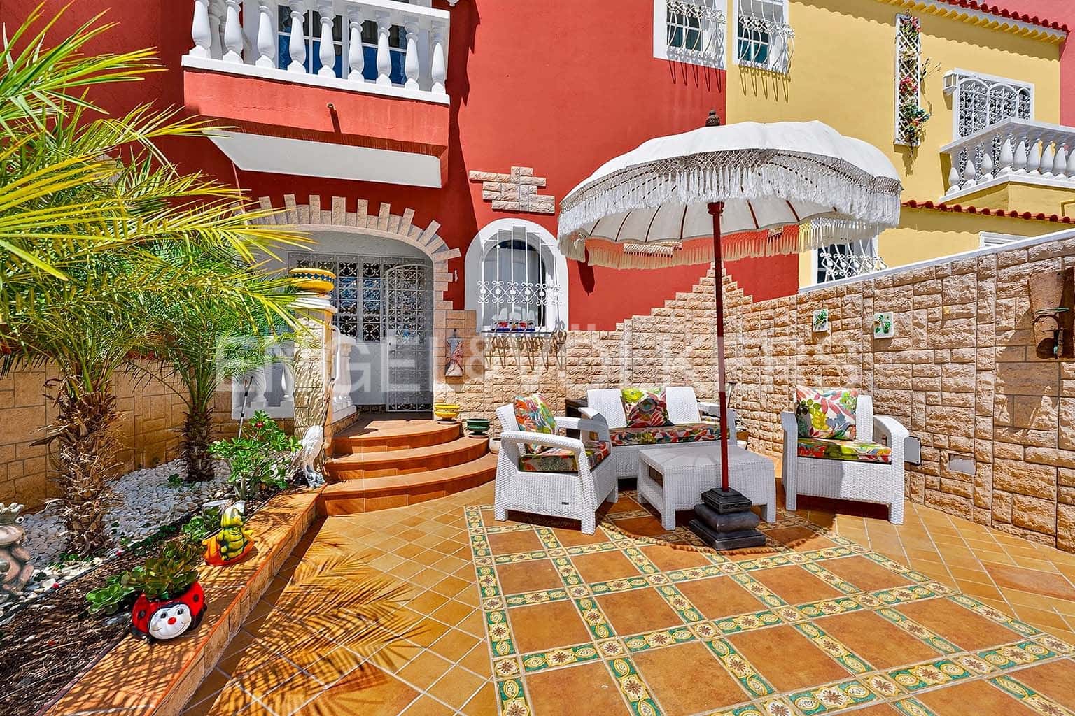2 sypialnia Willa na sprzedaż w La Caleta z garażem - 1 200 000 € (Ref: 10061004)