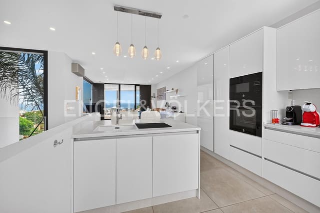 4 Zimmer Villa zu verkaufen in El Madroñal, Adeje mit Pool - 1.795.000 € (Ref: 10062655)