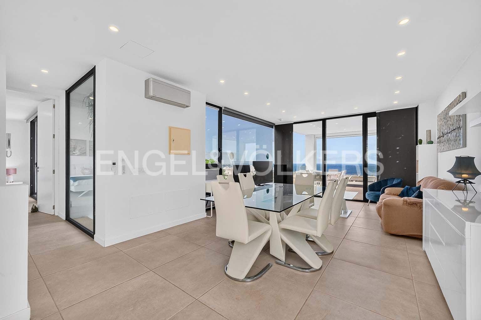 4 bedroom Villa for sale in El Madronal with pool - € 1,795,000 (Ref: 10062655)