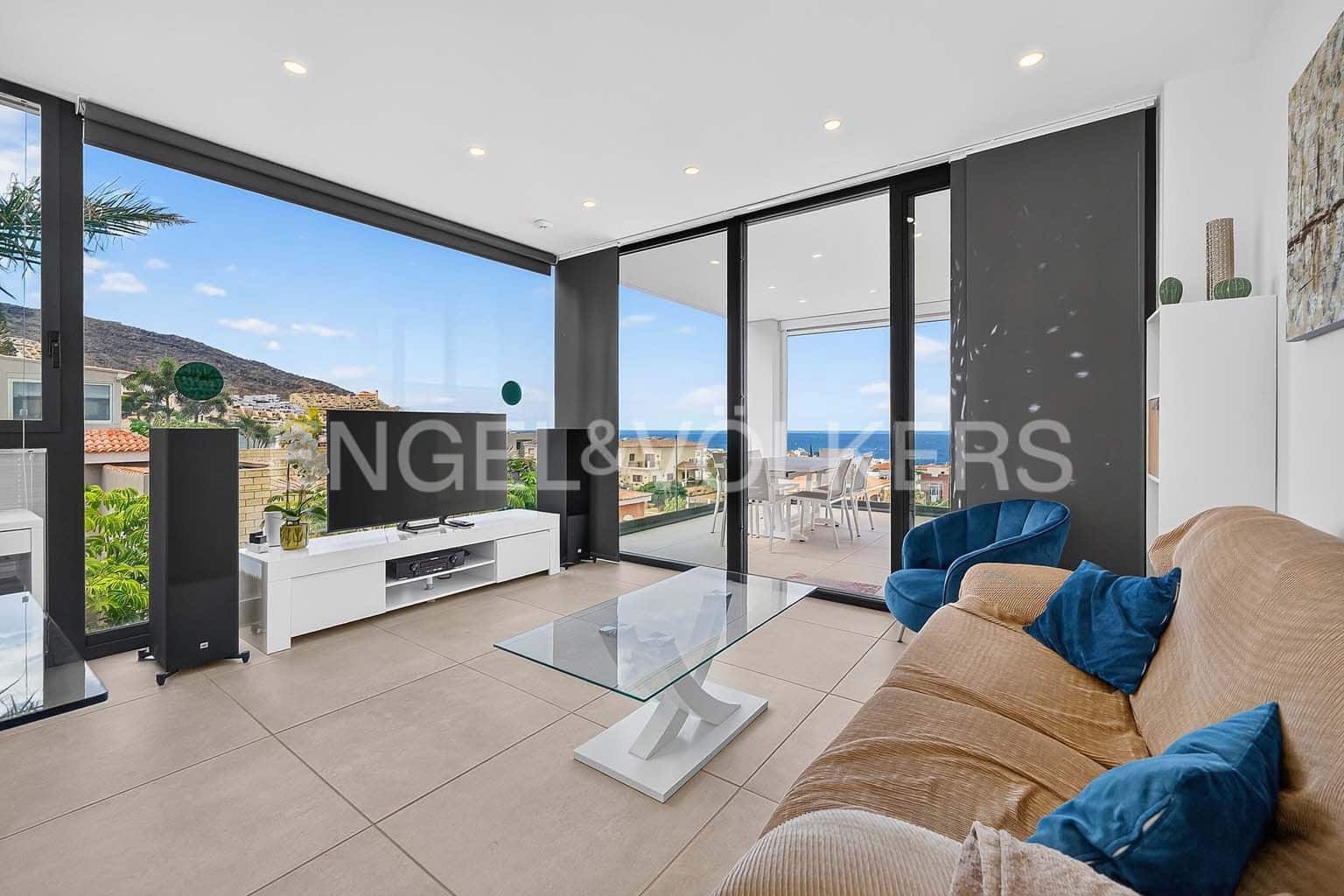 4 bedroom Villa for sale in El Madronal with pool - € 1,795,000 (Ref: 10062655)