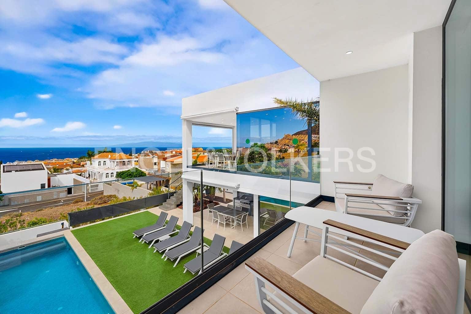 4 bedroom Villa for sale in El Madronal with pool - € 1,795,000 (Ref: 10062655)