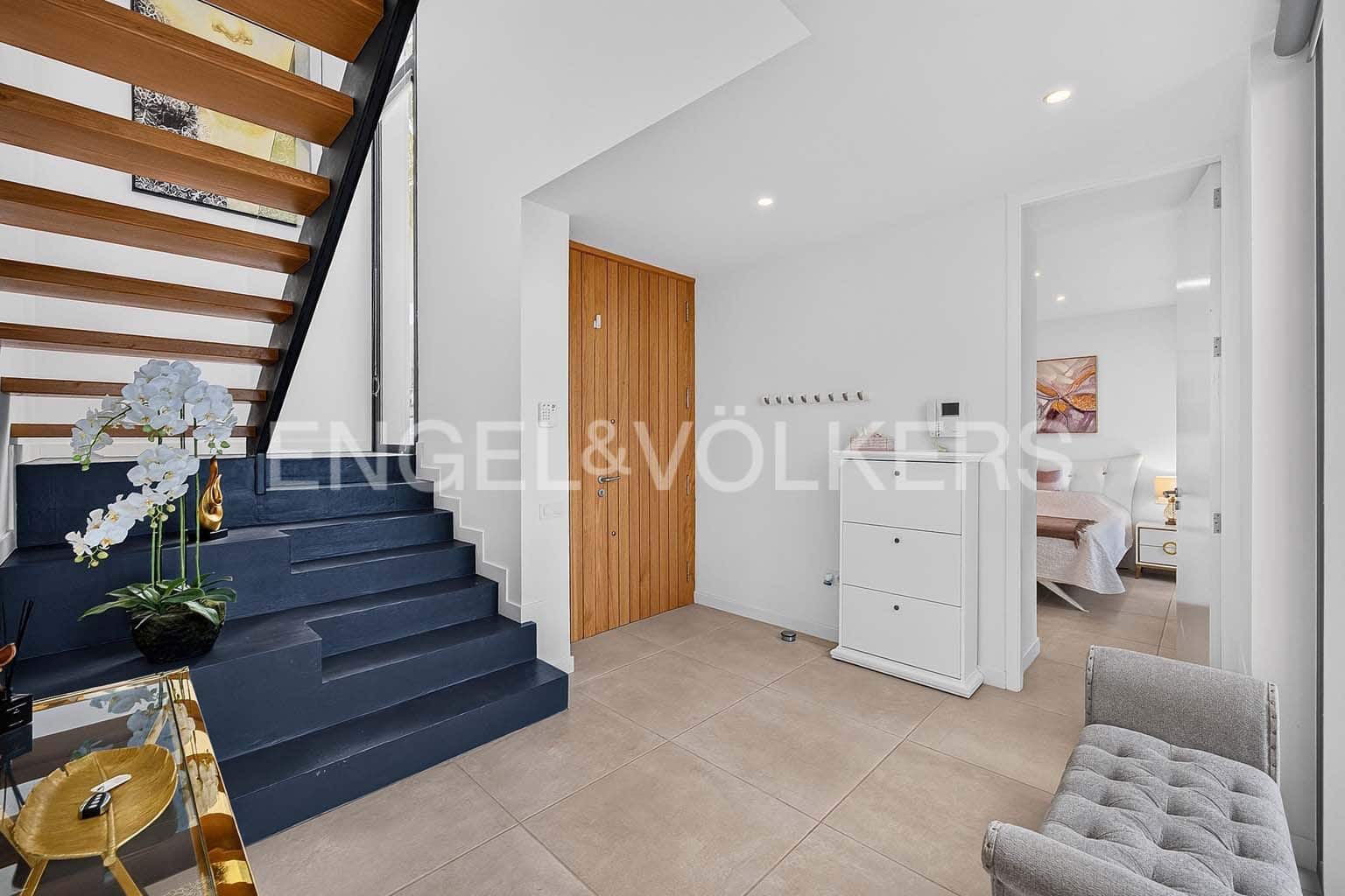 4 bedroom Villa for sale in El Madronal with pool - € 1,795,000 (Ref: 10062655)