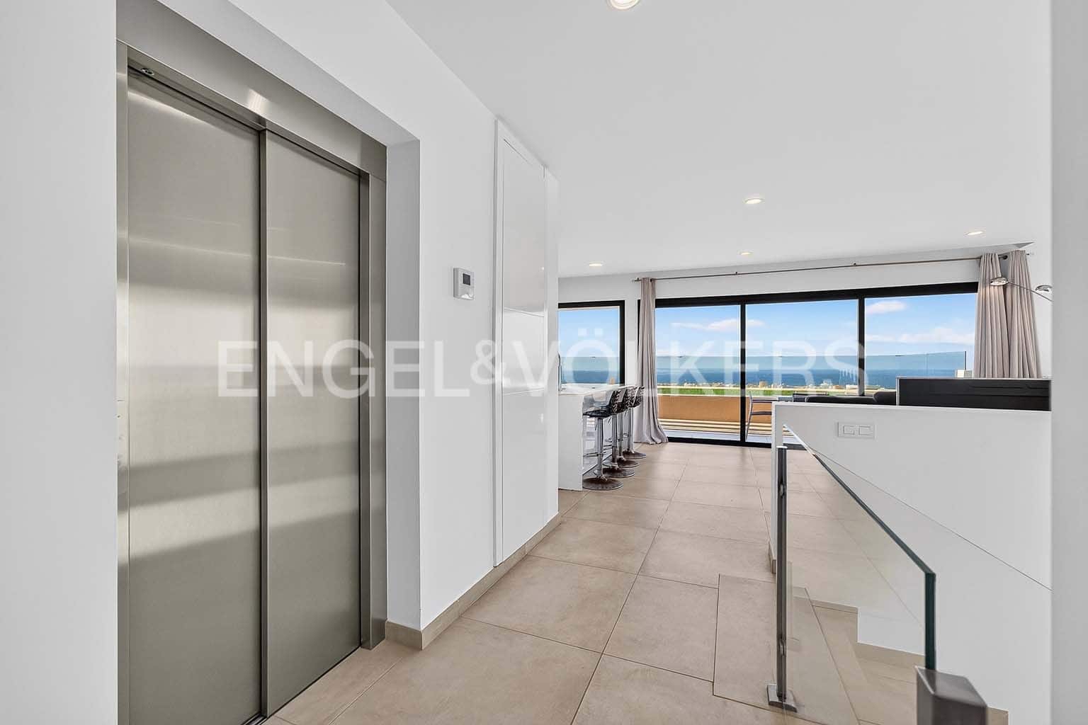 4 slaapkamer Appartement te koop in Costa Adeje met zwembad garage - € 1.490.000 (Ref: 10065382)