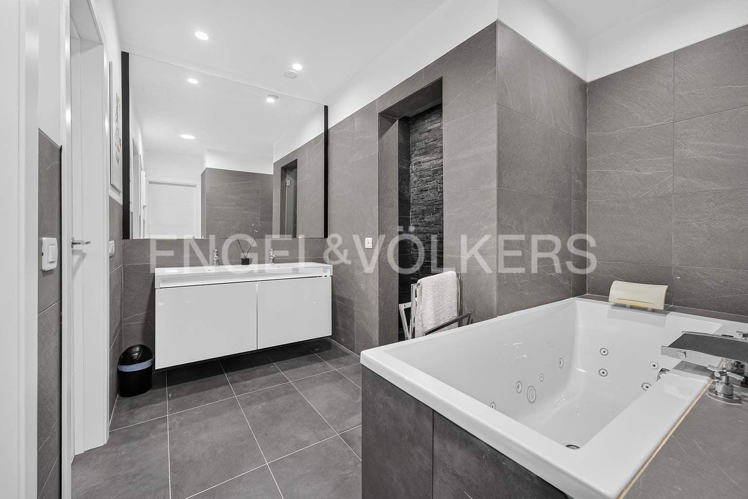 4 slaapkamer Appartement te koop in Costa Adeje met zwembad garage - € 1.490.000 (Ref: 10065382)