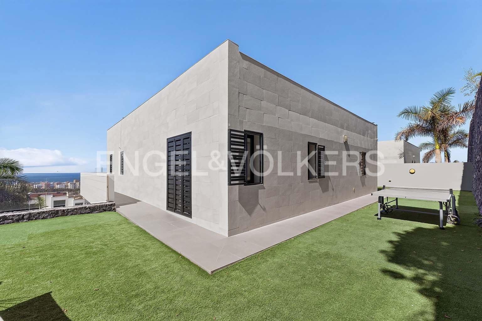 4 slaapkamer Appartement te koop in Costa Adeje met zwembad garage - € 1.490.000 (Ref: 10065382)
