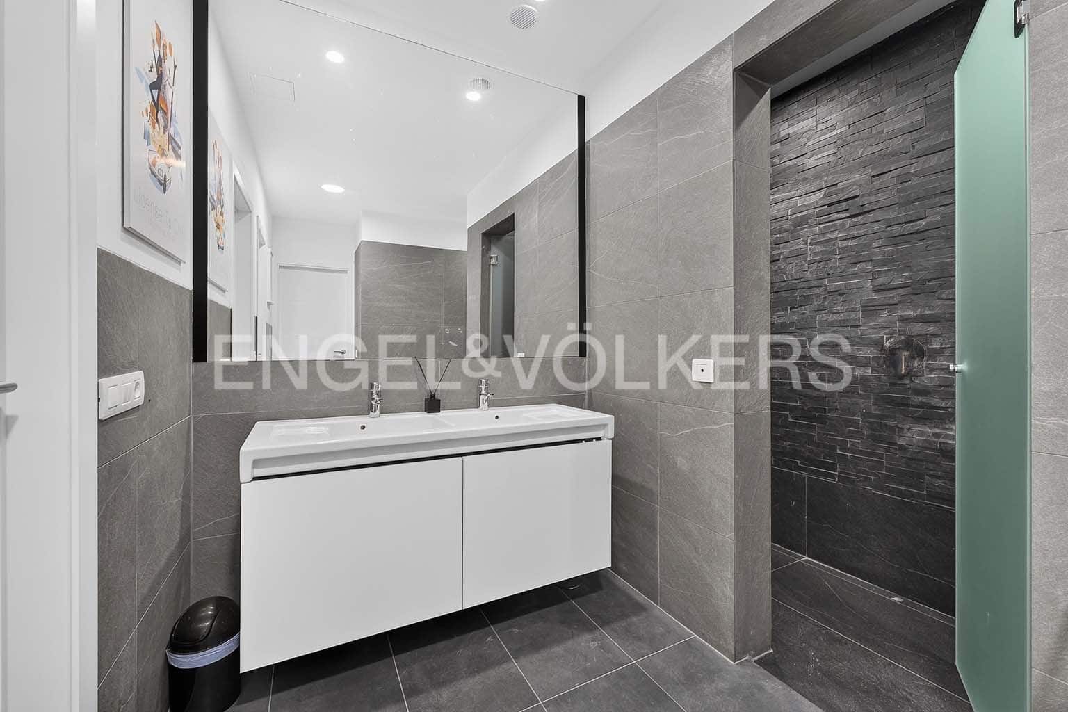 4 slaapkamer Appartement te koop in Costa Adeje met zwembad garage - € 1.490.000 (Ref: 10065382)