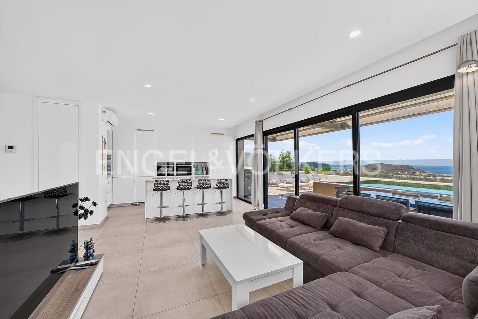 4 slaapkamer Appartement te koop in Costa Adeje met zwembad garage - € 1.490.000 (Ref: 10065382)