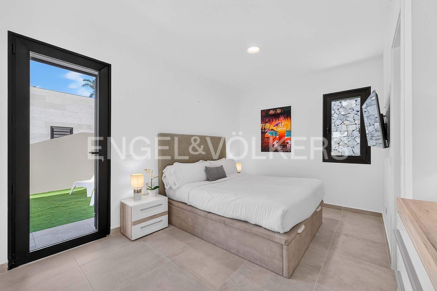 4 slaapkamer Appartement te koop in Costa Adeje met zwembad garage - € 1.490.000 (Ref: 10065382)
