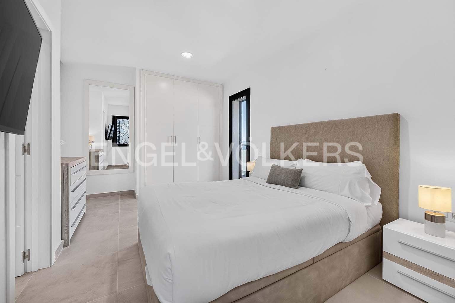 4 slaapkamer Appartement te koop in Costa Adeje met zwembad garage - € 1.490.000 (Ref: 10065382)